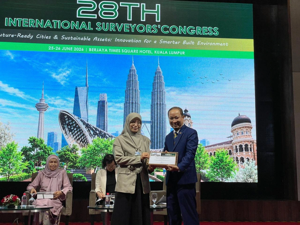 Ketua Program Studi S1 Manajemen FEB USU Menjadi Speaker pada 28th International Surveyors’ Congress 2026 di Kuala Lumpur